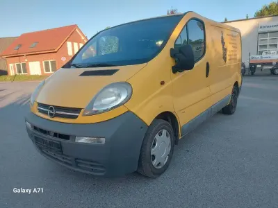 Gebraucht Opel Vivaro 82 PS (60 kW) 2004 Gelb Van / Kleinbus