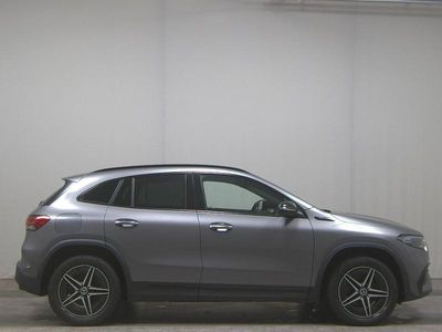 Grau Gebraucht 2022 Mercedes EQA250 AMG line SUV | 25.780 € (Etwas zu teuer)