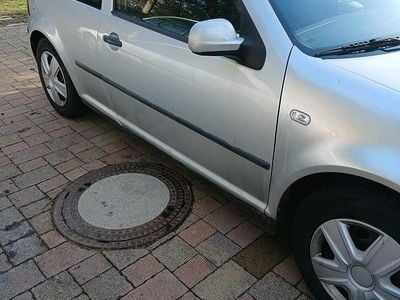 Silber Gebraucht 2001 VW Golf Limousine | 300 € (Superpreis)