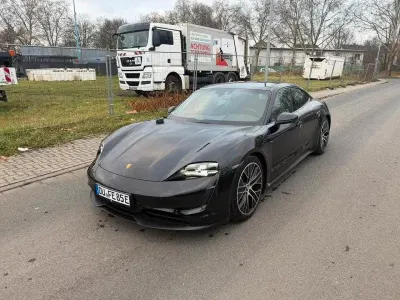 Gebraucht Porsche Taycan 300 kW (408 PS) 2021 Schwarz Limousine