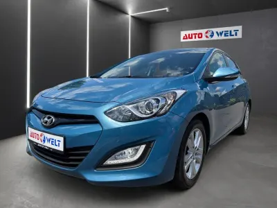 Gebraucht Hyundai i30 Classic 99 PS (72 kW) 2012 Blau Limousine