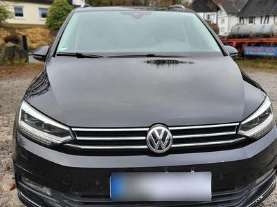 Gebraucht VW Touran Highline 150 PS (110 kW) 2015 Schwarz Van / Kleinbus