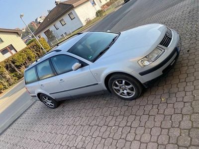 Gebraucht VW Passat 150 PS (110 kW) 2000 Silber Kombi