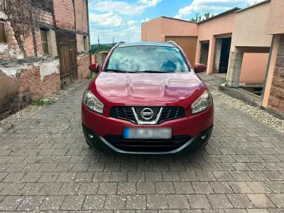 Gebraucht Nissan Qashqai 104 PS (76 kW) 2011 Rot SUV