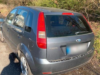 Gebraucht Ford Fiesta 60 PS (44 kW) 2005 Grau Kleinwagen