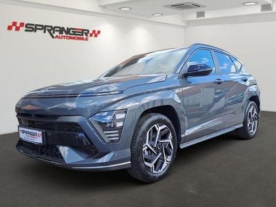 Neu Hyundai Kona GO! 139 PS (102 kW) 2025 Ecotronic grey metallic SUV