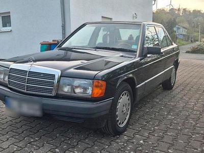 Second-hand Mercedes 190 75 CP (55 kW) 1991 Negru Berlinǎ