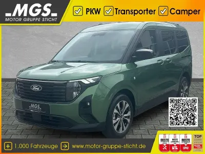 Neu Ford Tourneo Courier Titanium 125 PS (91 kW) 2026 Bursting green metallic Van / Kleinbus