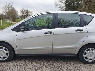 Usata Mercedes 190 95 CV (69 kW) 2006 Argento Berlina