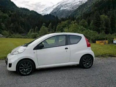 Gebraucht Peugeot 107 Filou 68 PS (50 kW) 2010 Weiß Kleinwagen
