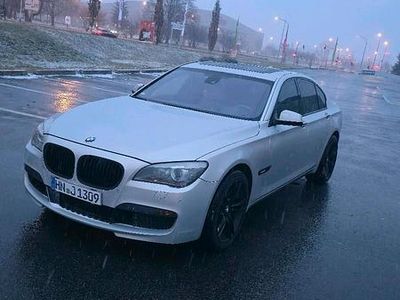 Gebraucht BMW 740 306 PS (225 kW) 2011 Grau Limousine