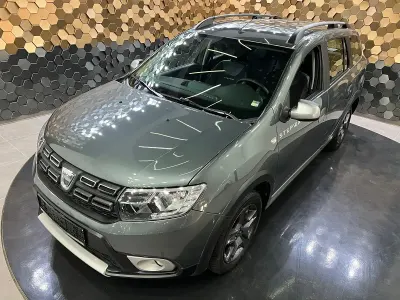 Gebraucht Dacia Logan Celebration 90 PS (66 kW) 2017 Grau Kombi