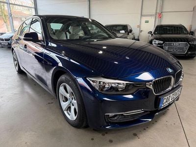 Usata BMW 320 Luxury Line 170 CV (125 kW) 2015 Blu Berlina