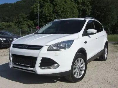 Gebraucht Ford Kuga Titanium 150 PS (110 kW) 2016 Weiß SUV