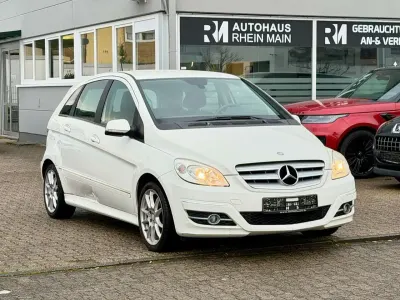 Używany Mercedes B200 136 KM (100 kW) 2009 Biały Minivan