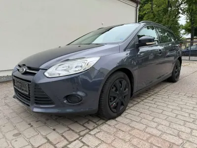 Gebraucht Ford Focus Trend 116 PS (85 kW) 2011 Midnight skygrau metallic Kombi