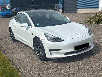 Second-hand Tesla Model 3 Long Range AWD 324 kW (441 CP) 2019 Alb Berlinǎ