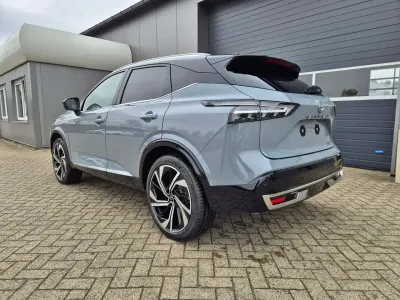 Neu Nissan Qashqai Premium Edition 158 PS (116 kW) 2026 Ceramic grey SUV