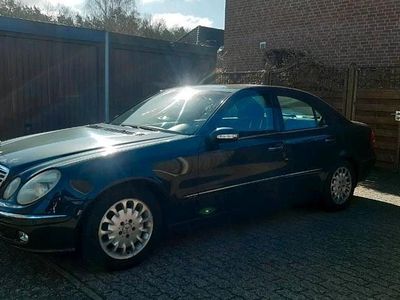 Gebraucht Mercedes E240 177 PS (130 kW) 2003 Blau Limousine