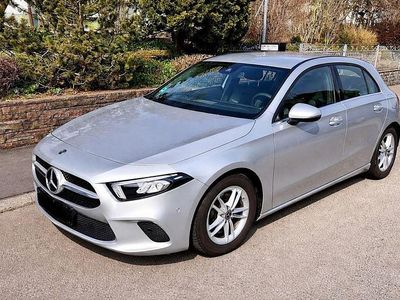 Usata Mercedes A180 116 CV (85 kW) 2019 Argento Berlina