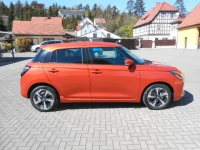 Nuova Suzuki Swift Comfort+ 83 CV (61 kW) 2026 Arancione Utilitaria