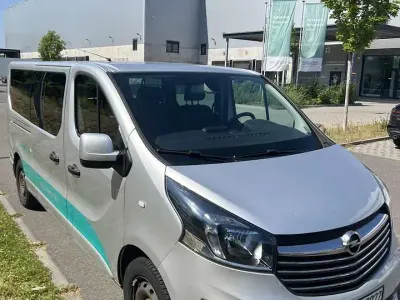 Gebraucht Opel Vivaro 125 PS (91 kW) 2017 Silber Van / Kleinbus
