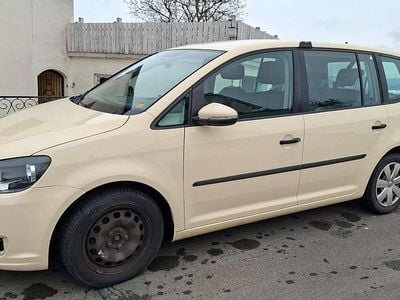 Beige Gebraucht 2016 VW Touran Comfortline Van / Kleinbus | 6.200 € (Guter Preis)
