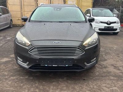 Gebraucht Ford Focus Business Edition 125 PS (91 kW) 2015 Grau Kombi