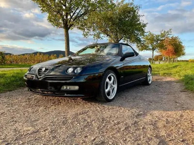 Second-hand Alfa Romeo Spider 144 CP (105 kW) 1999 Negru Cabrio