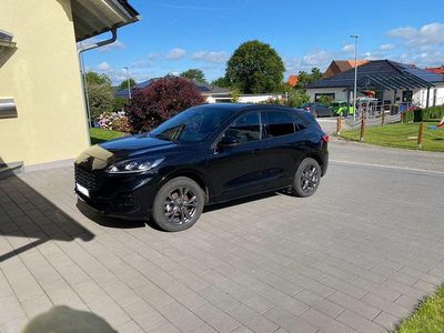 Second-hand Ford Kuga ST-Line X 224 CP (164 kW) 2022 Negru SUV
