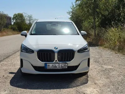 Gebraucht BMW 218 Active Tourer 150 PS (110 kW) 2023 Weiß Van / Kleinbus
