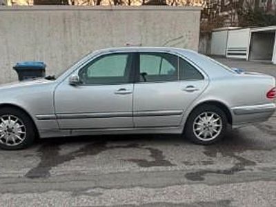 Mercedes E240