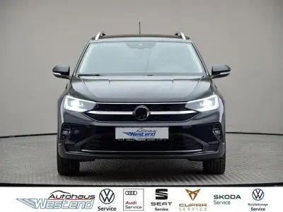 Gebraucht VW Taigo Style 150 PS (110 kW) 2022 Deep black perleffekt (metallic) SUV