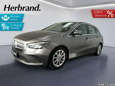 Gebraucht Mercedes B180 Progressive 136 PS (100 kW) 2019 Mountaingrau metallic Van / Kleinbus
