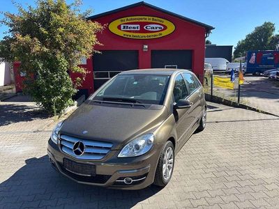 Gebraucht Mercedes B200 136 PS (100 kW) 2009 Braun Van / Kleinbus
