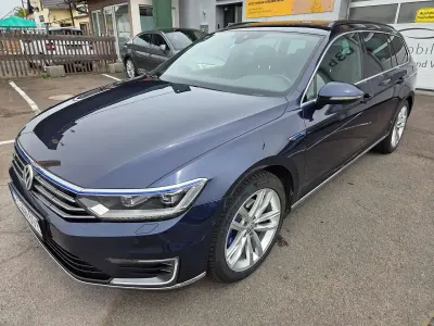 Gebraucht VW Passat Highline 218 PS (160 kW) 2016 Night blue metallic Kombi