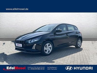 Gebraucht Hyundai i20 Select 101 PS (74 kW) 2024 Schwarz Kleinwagen
