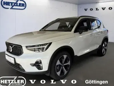 Gebraucht Volvo XC40 Plus 163 PS (119 kW) 2025 Weiß SUV