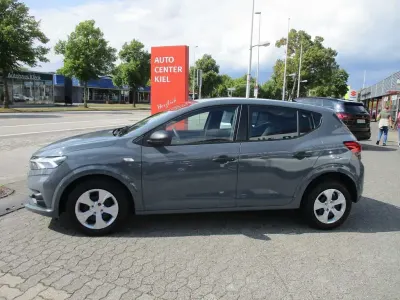 Gebraucht Dacia Sandero Essentiel 91 PS (66 kW) 2025 Grau Limousine