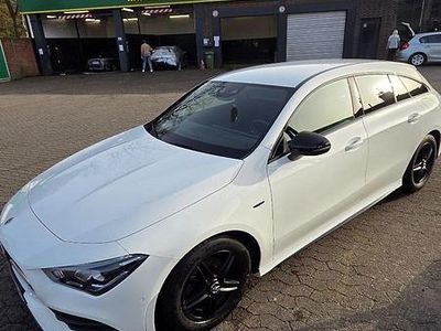 Gebraucht Mercedes CLA180 Shooting Brake 130 PS (95 kW) 2021 Weiß Kombi