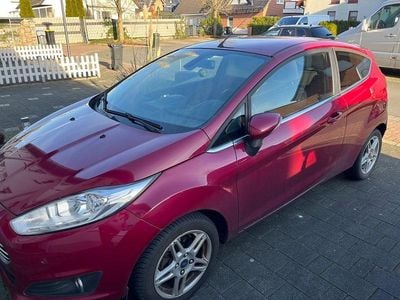 Rot Gebraucht 2014 Ford Fiesta Titanium Kleinwagen | 3.850 € (Guter Preis)