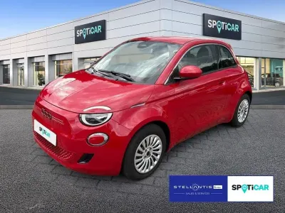 Gebraucht Fiat 500e Red 86 kW (118 PS) 2023 Rot Limousine