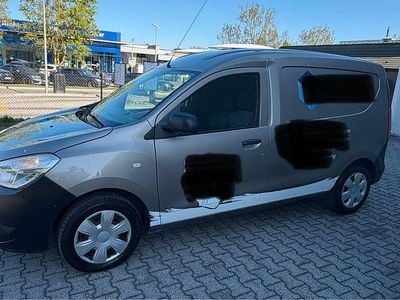 Usata Dacia Dokker Celebration 83 CV (61 kW) 2015 Marrone Monovolume