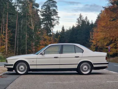 Gebraucht BMW 520 Performance 150 PS (110 kW) 1993 Weiß Limousine