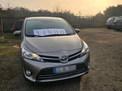 Usata Toyota Verso Edition 111 CV (81 kW) 2015 Grigio Monovolume