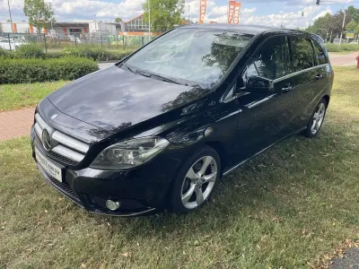 Gebraucht Mercedes B180 Sport 122 PS (89 kW) 2013 Kosmosschwarz  metalliclack Kleinwagen