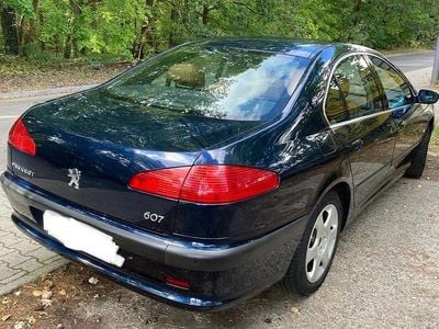 Peugeot 607