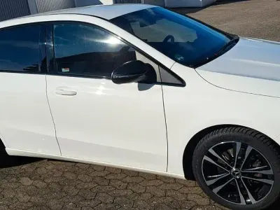 Używany Mercedes B200 163 KM (119 kW) 2020 Biały Minivan