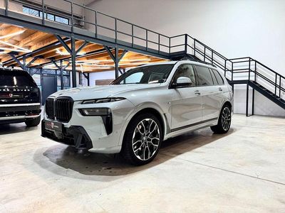 Gebraucht BMW X7 M Sport 352 PS (258 kW) 2024 Grau SUV
