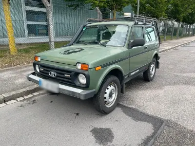 Gebraucht Lada Taiga 83 PS (61 kW) 2016 Grün SUV